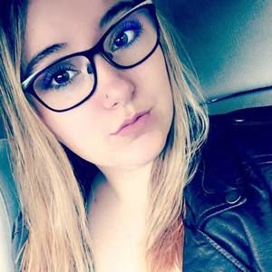 Meet your Posher, Courtney